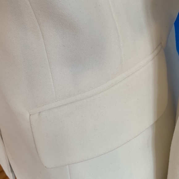 Excellent Condition Blazer - Picture 3 of 10